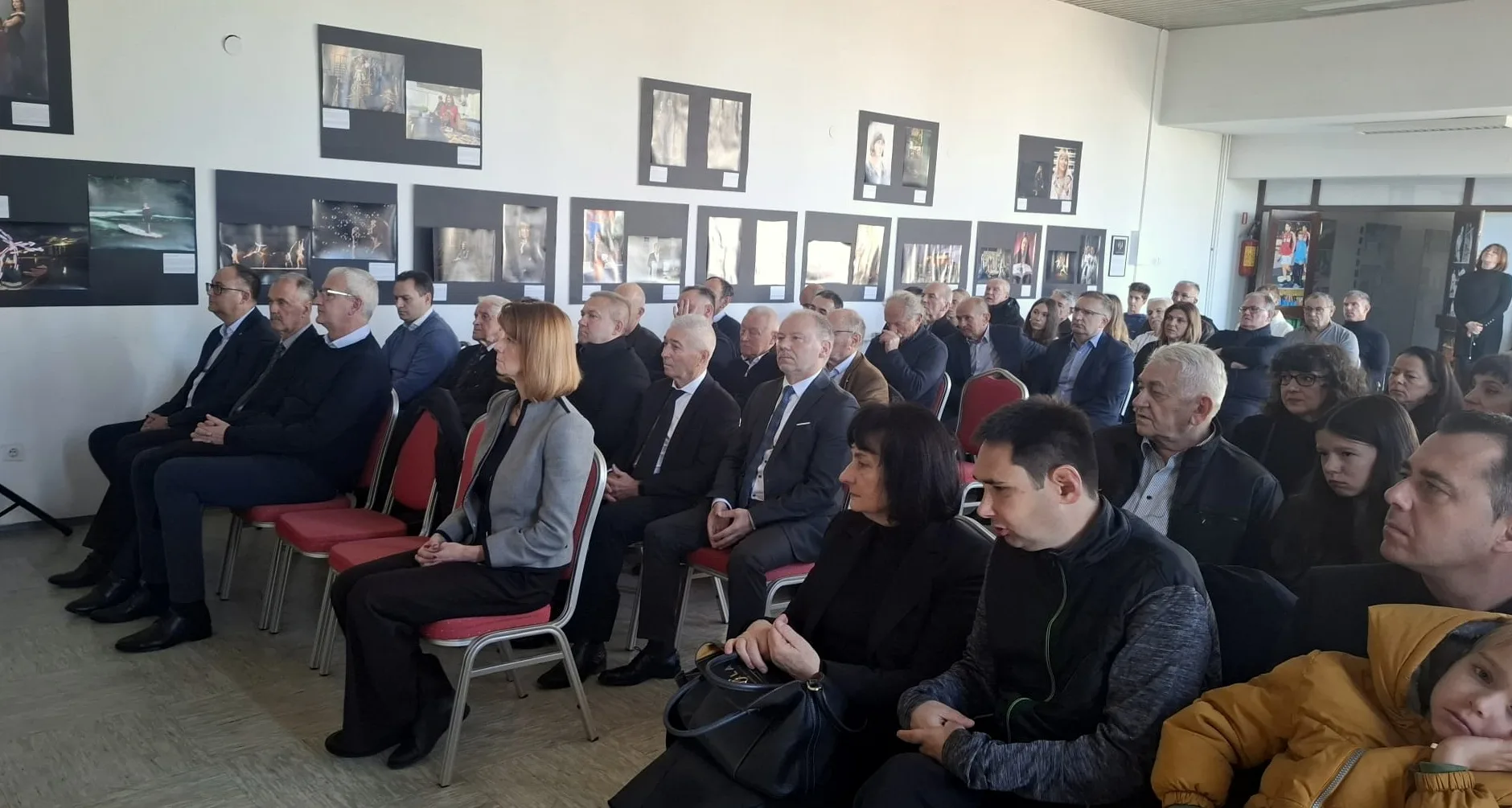 komemkracija-ivicak (2)